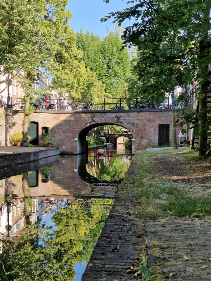 Large Historical Apartment & Canal Terrace Utrecht Exterior foto